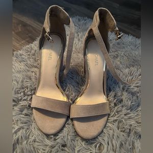 Michael by Michael Shannon Heels; NUDE; Size 8: Brand New-Never Worn; Suede